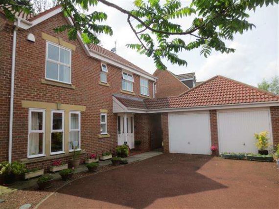 4 bedroom Detached f...